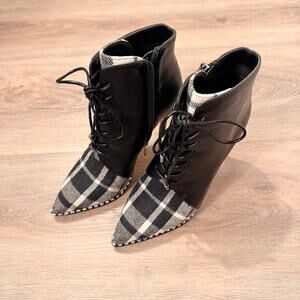 BCBGeneration Haxah Black Plaid Lace-Up Stiletto Ankle Boots Size 5.5